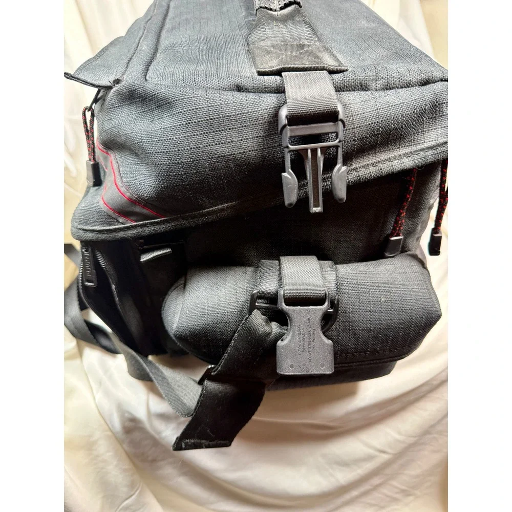 Vintage Tamrac XL 610 Pro Camera  Bag Black Shoulder Strap Lots of Compartments